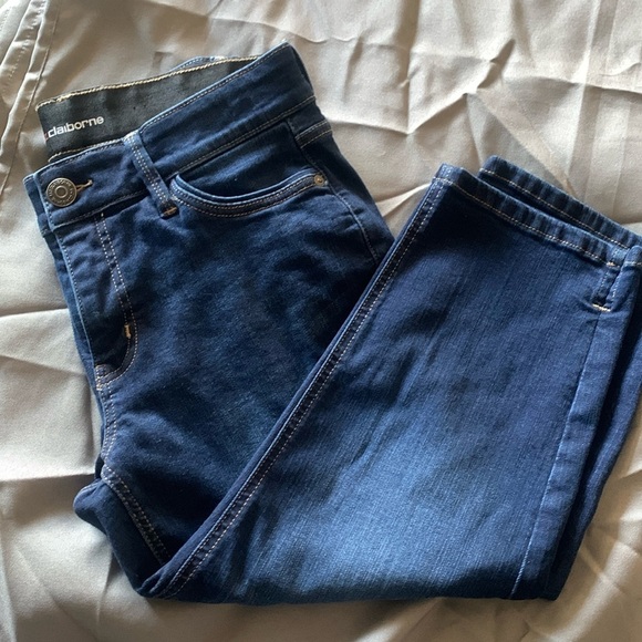 Liz Claiborne Sara Crop Mid Rise Women's Blue Jean Capri Size 6P, Preloved - Picture 1 of 6